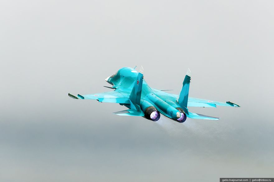 Стоимость одного самолёта Су-34 — 1,5 млрд рублей. В рамках действующей госпрограммы вооружения, ВВС должны получить 124 самолёта к 2020 году и полностью заменить ими Су-24