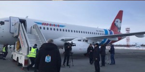 28 марта в аэропорту Салехарда приземлился самолет «Сухой Суперджет-100» Фото (с) Наталия Хлопунова, ИА СЕВЕР-ПРЕСС