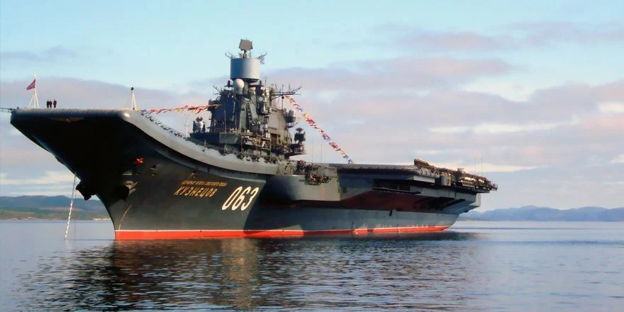 Тяжёлый авианесущий крейсер ВМФ России "Адмирал флота Советского Союза Кузнецов"