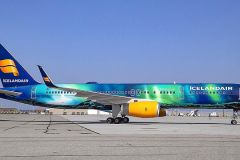 Icelandair B757-200