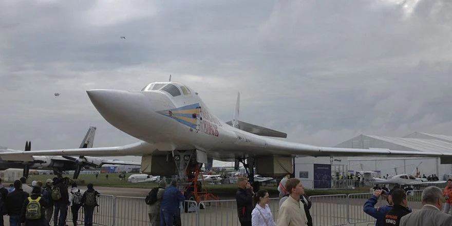 tyhuj657