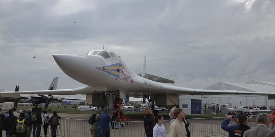 tyhuj657