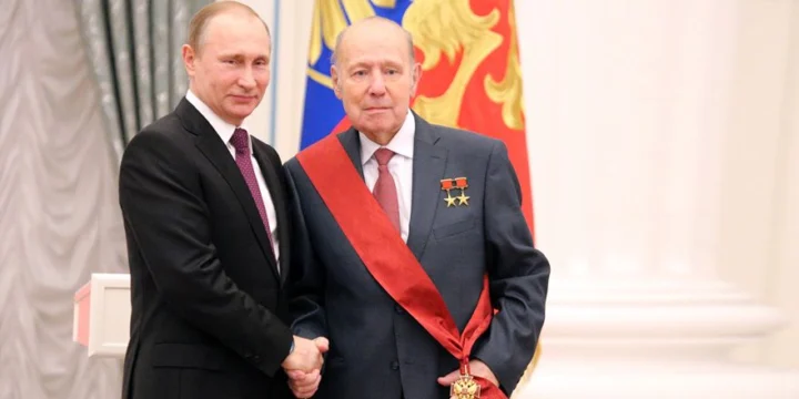 Генрих Новожилов награждён