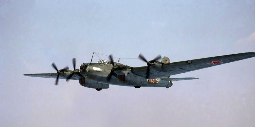 Пе-8 - дальний высотный бомбардировщик