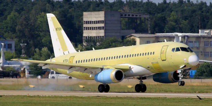 SSJ 100 97011
