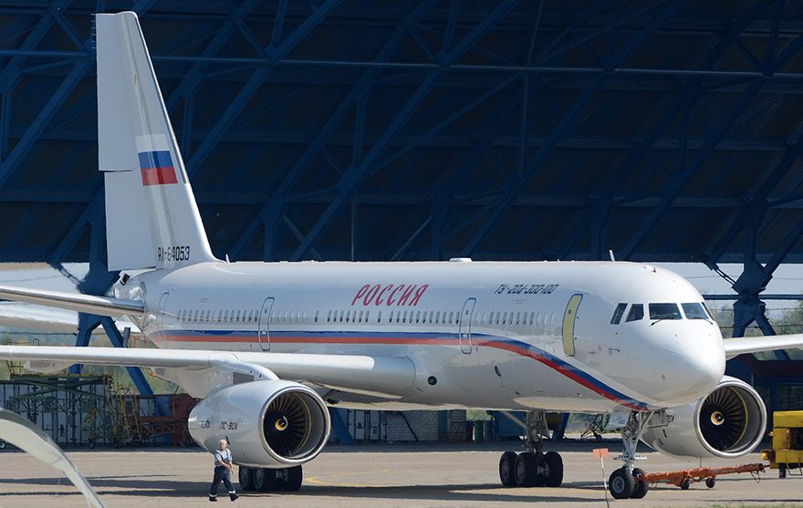 Ту-204-300-100 (S/N 64053, рег. № RA-64053) для СЛО "Россия". Ульяновск, август 2016 года (с) kiba / russianplanes.net