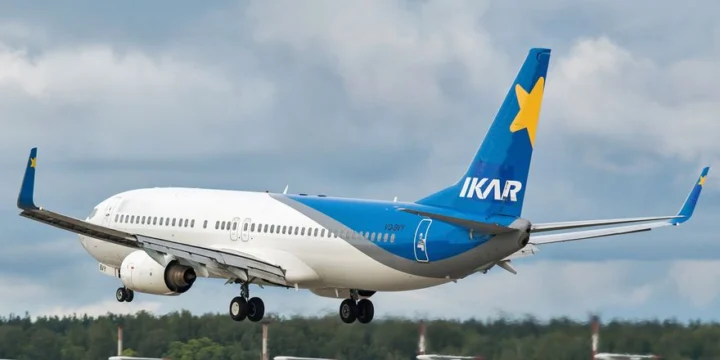 VQ BVY Ikar Pegas fly b737 1