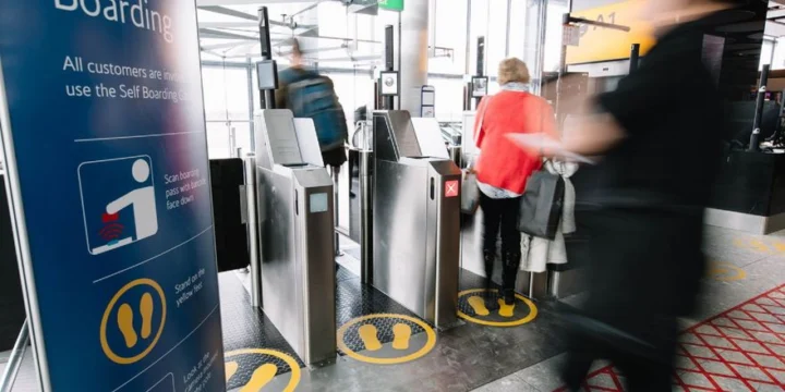 self boarding gate