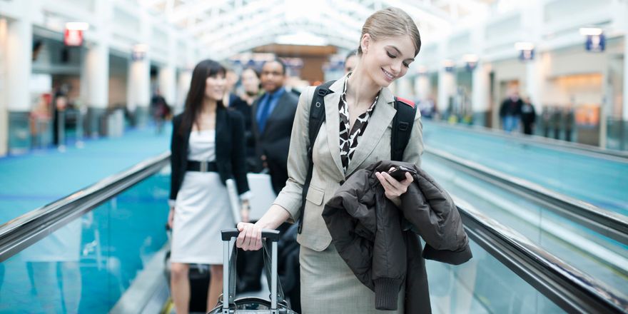 e tikcet гаджет мобильный смартфон wi fi whatapp viber девушка аэропорт