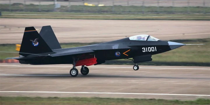 Китайские стелс-истребители J-20