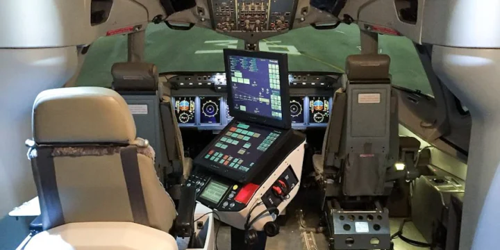 SSJ100 тренажёр