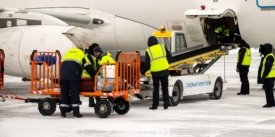 Новый Уренгой багаж SSJ100