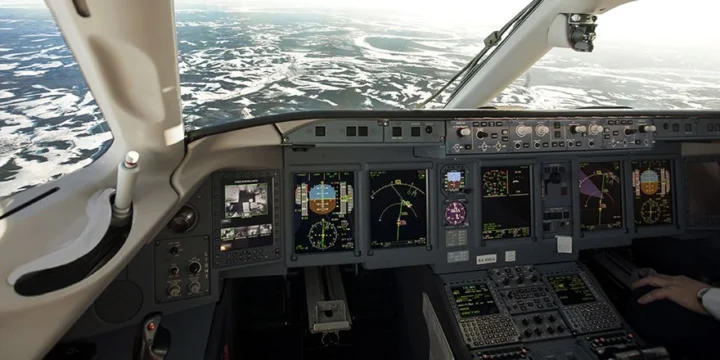 ssj100 cocpit