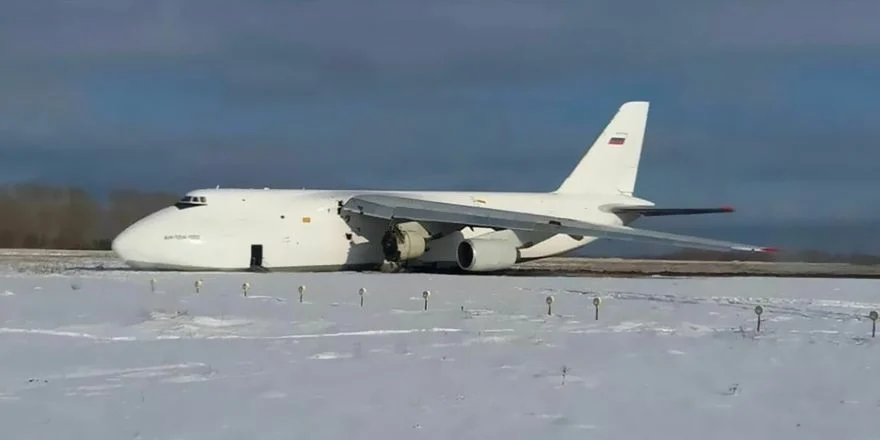 Ан-124 выкатился за