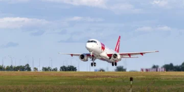 ssj100 red wings