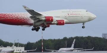 b747 landing vnukovo
