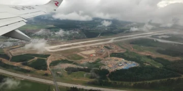 Plane svoиз окна Шереметьево россия