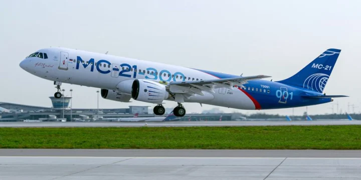 mc 21 73051 SVO rw1 take off
