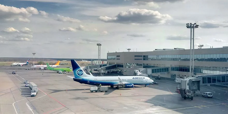 Алроса Домодедово В737