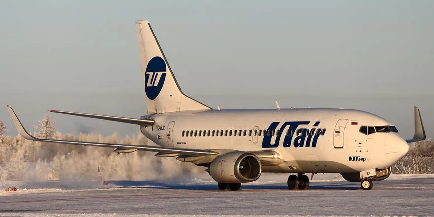 b737 500 utair vq bjl ra 73048