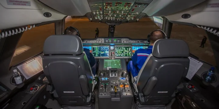 mc 21 73056 yakutsk cockpit mutovin voropaev