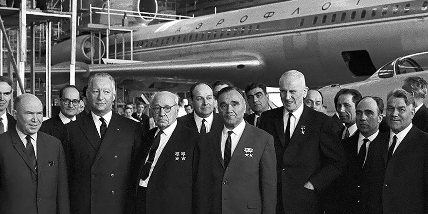 kb tupoleva yakovlev dementjev arhangelky tu 154