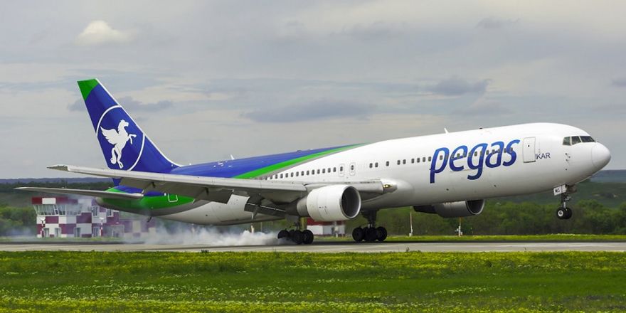 b777 200 er pegas touristik