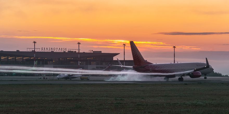 krasnoyarsk rossiya b737