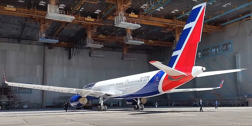 tu 204 cubana CU T1702