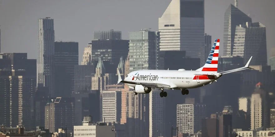 b737 max8 landing aircraft new york kenedy