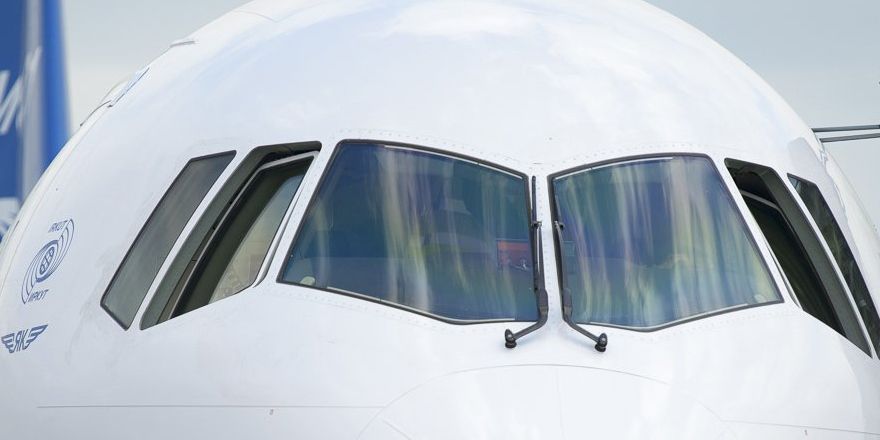 mc 21 cockpit glazing