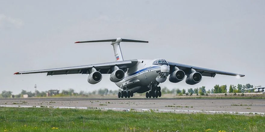 Очередной военно-транспортный самолёт