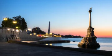 Крым Севастополь памятник затопленным кораблям