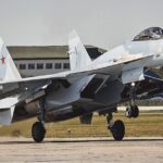 ОАК передала ВКС России очередные серийные самолёты Су-57 и Су-35С