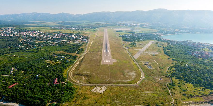 airport gelendzhik mounting
