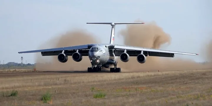 il 76md 90a grunt landing takeoff