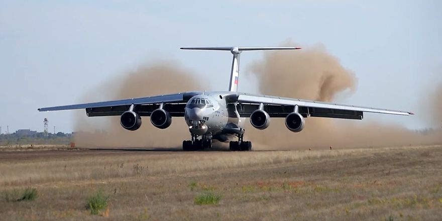il 76md 90a grunt landing takeoff