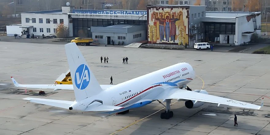 tu 204 komsomolsk khurba