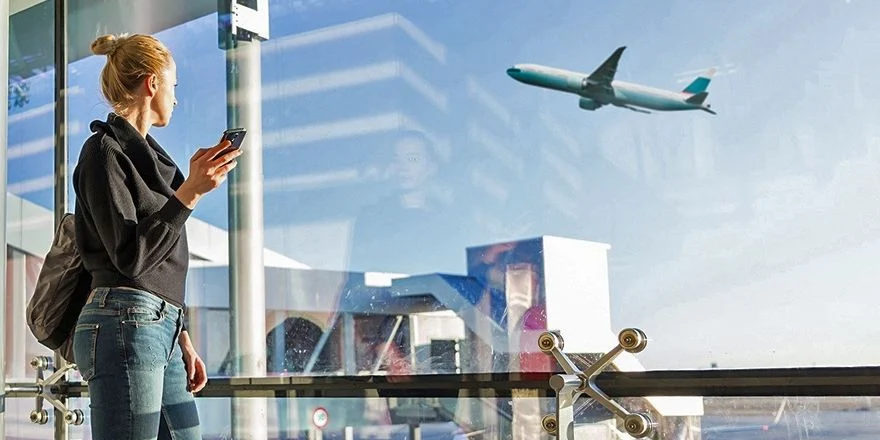 airport plane girl phone digital