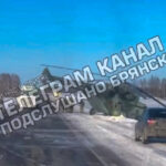Вертолёт Ми-8 аварийно сел на трассе М3 в Брянской области