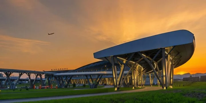 yuzhno sakhalinsk airport
