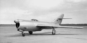 Двухместный истребитель-перехватчик И-320 (Р-1,Р-2)
