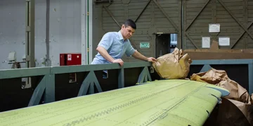 sj 100 wing tsagi