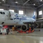 Инженеры авиакомпании «Якутия» выполняют ТОиР самолёта Superjet 100