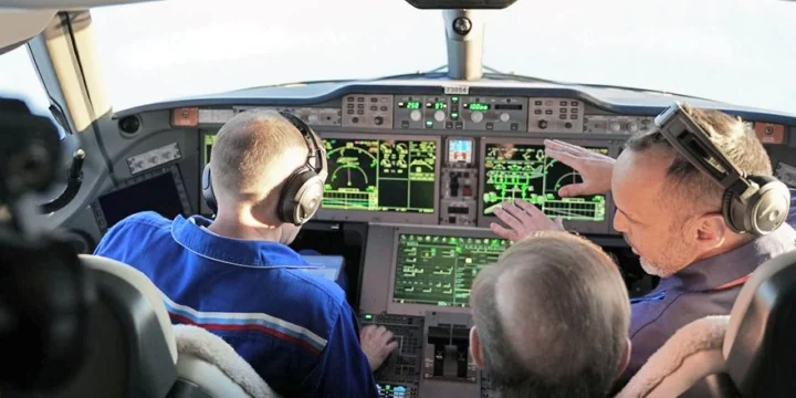 mc 21 73054 cockpit voropaev mutovin