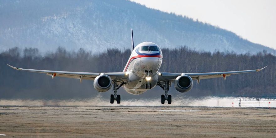 «Суперджет 100» с