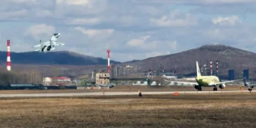 Второй самолёт SJ-100