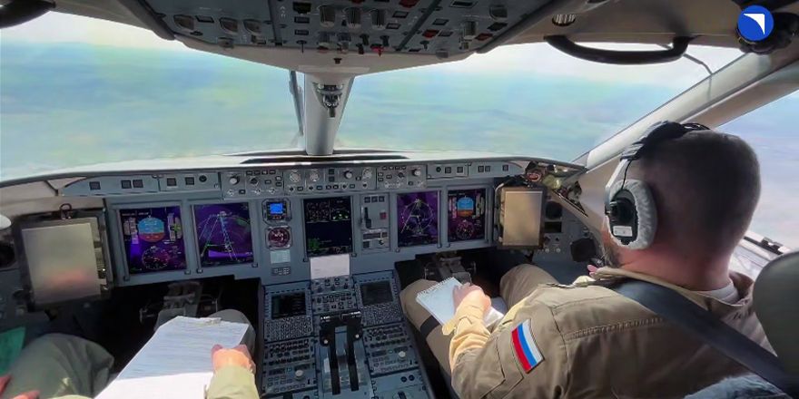 sj 100 cockpit