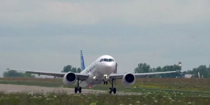 Опытный МС-21-310 с