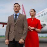 Новая униформа кабинных экипажей Red Wings переносит в эпоху начала реактивной авиации